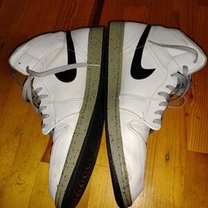 Nike White Sneakers with Black Speckled Sole